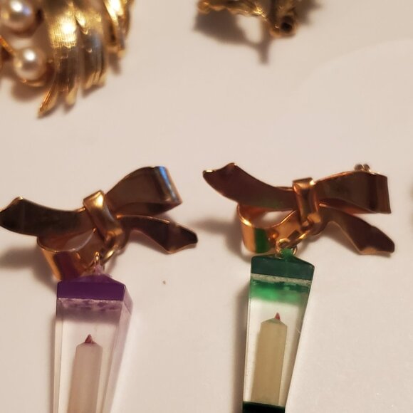 8 Pins or Brooches, items # A-1194-1201, wt. 105 grams. - Picture 2 of 15